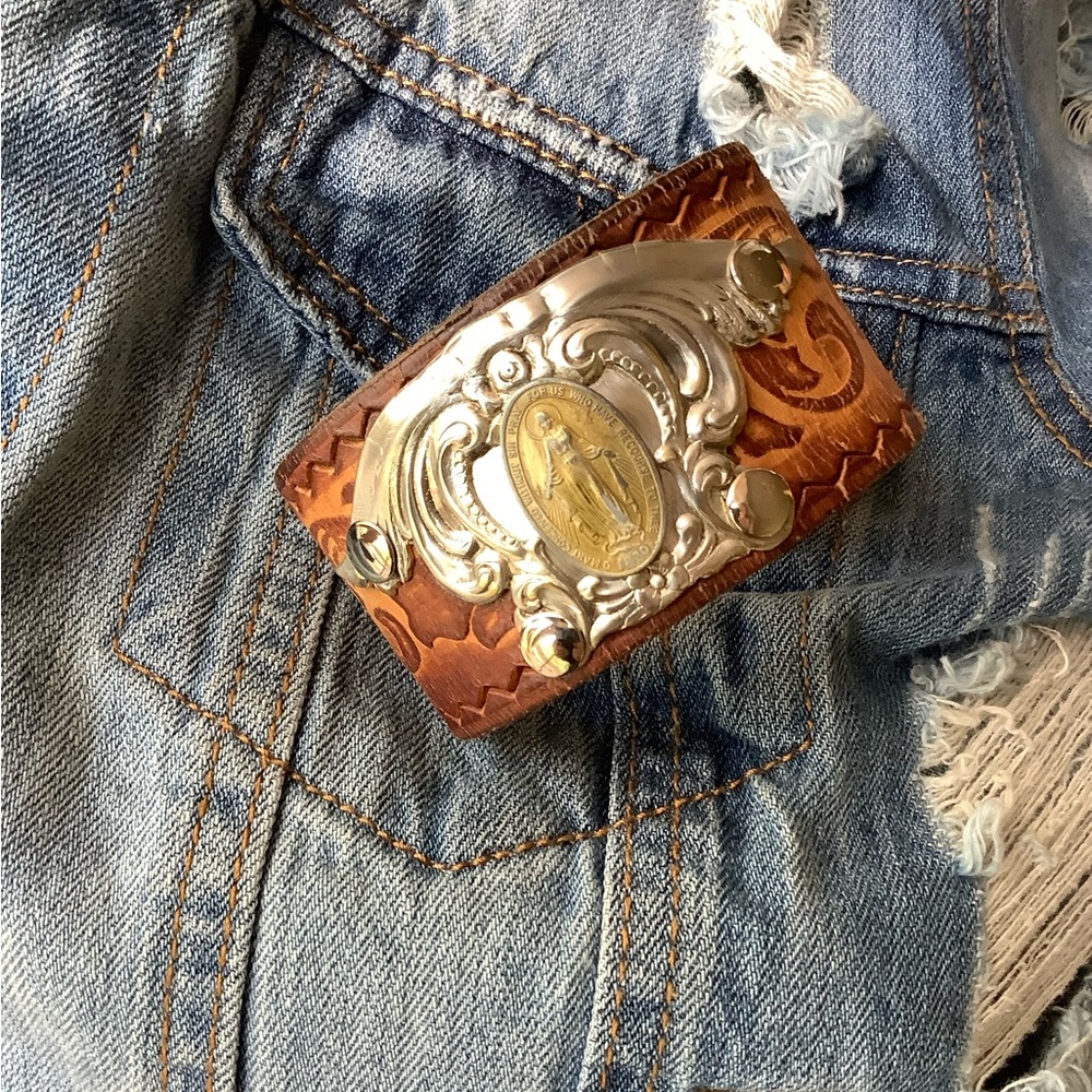 Leather cuff, adjustable - Picture 10 of 10